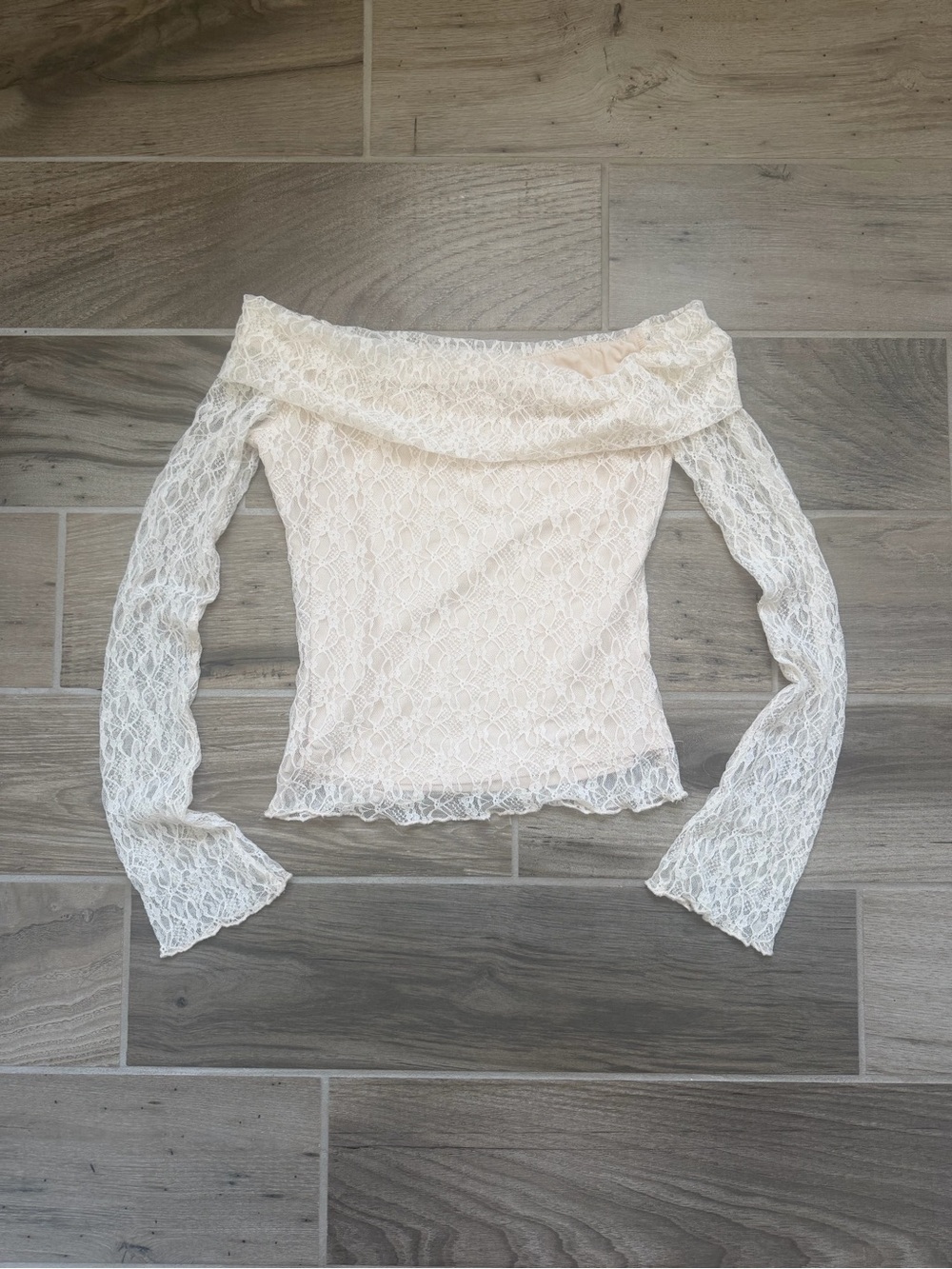 Victoria + Sophia lace off the shoulder ivory lace longsleeve sz Small coquette